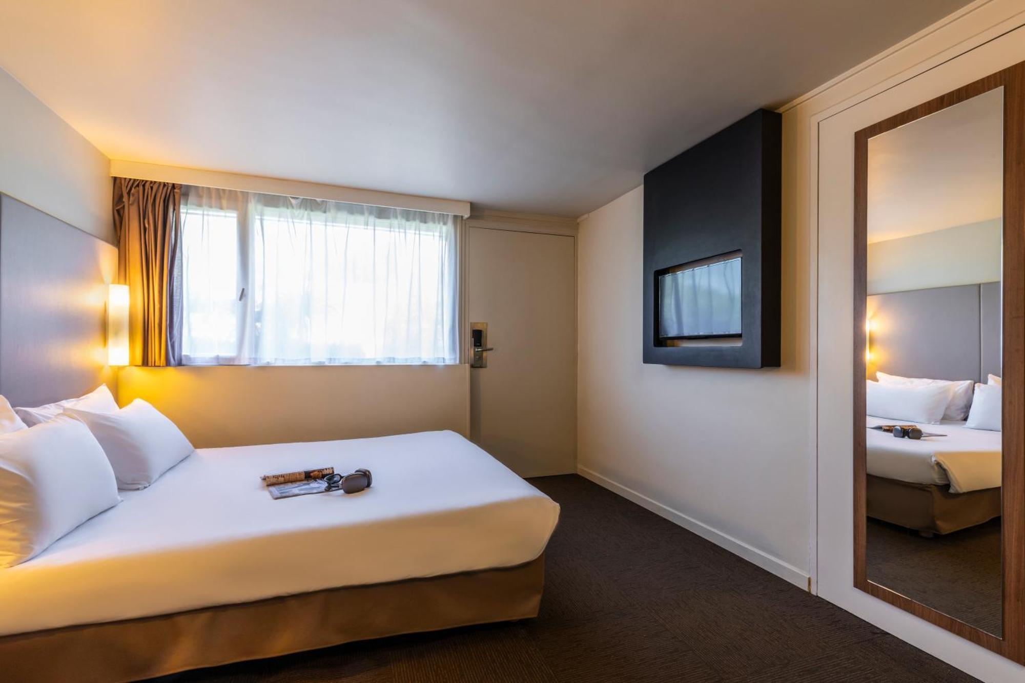 Campanile Nimes Sud - Caissargues Hotel Exterior foto