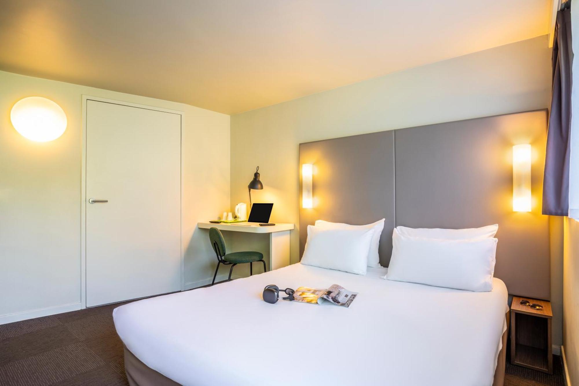 Campanile Nimes Sud - Caissargues Hotel Exterior foto